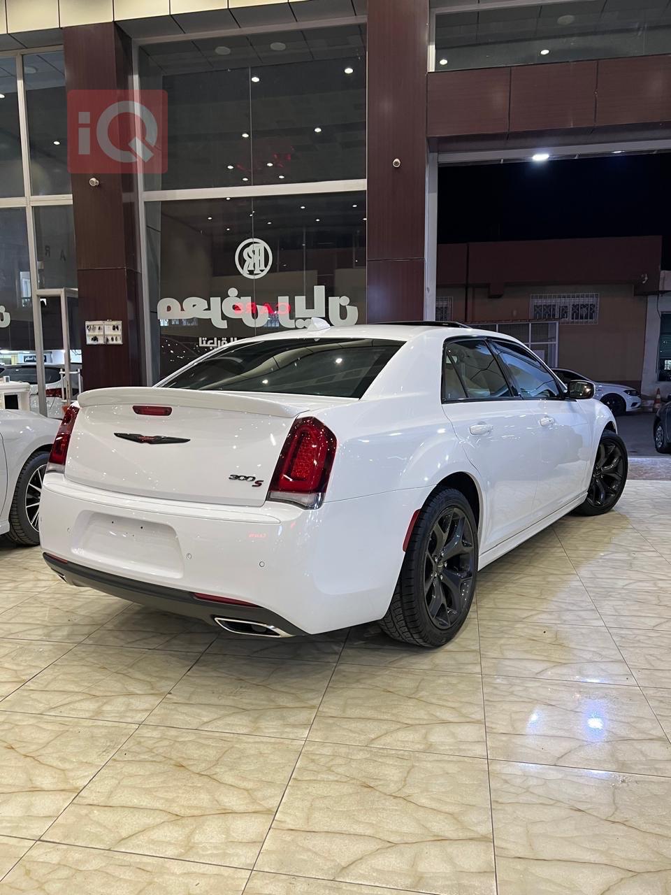 كرايسلر 300